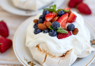 PAVLOVA DE FRUTOS VERMELHOS